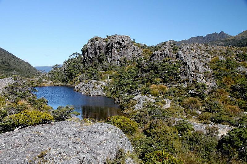 IMG_1585.jpg - Small lake near Fenella Hut