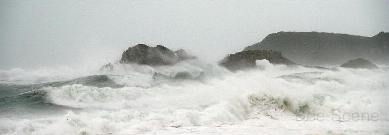 IMG_9465.JPG - Stormy seas - Bream Islands off Ocean Beach