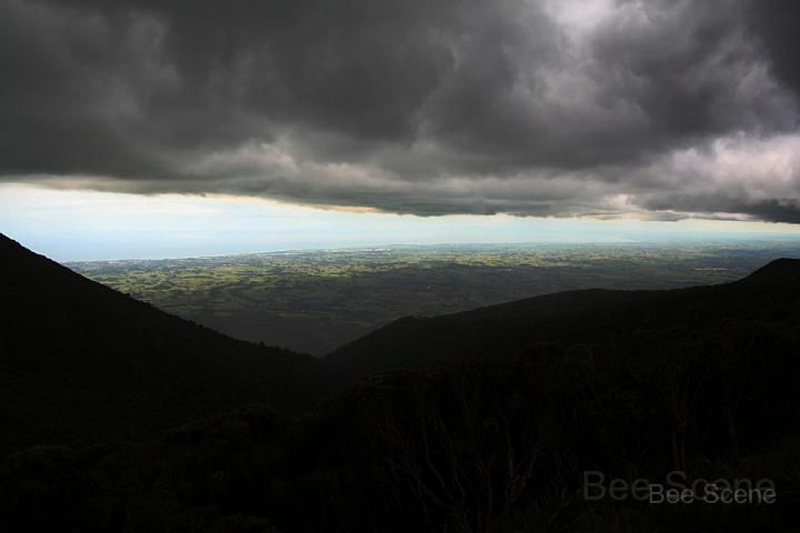 taranaki_12.jpg - Taranaki under storm clouds