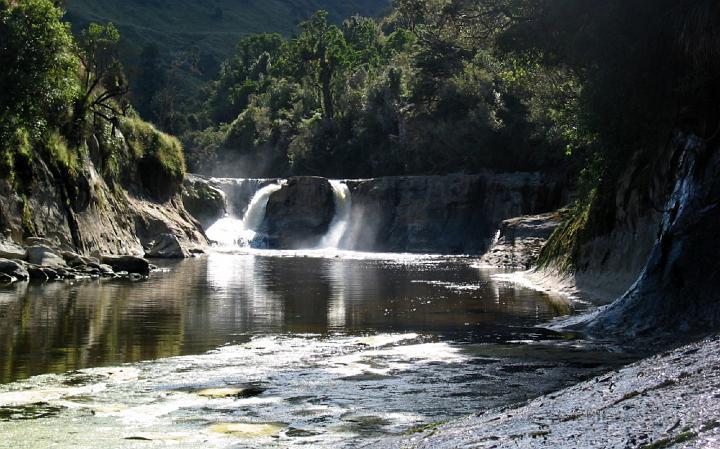 114-1494_IMG.JPG - Ohura Falls near the Whanganui River confluence
